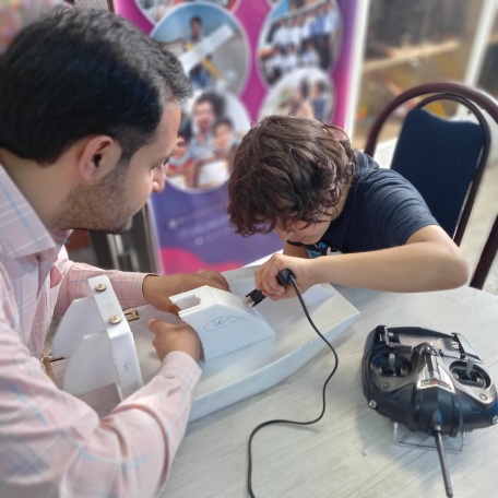 ربات هوایی نماشوی ساختمان